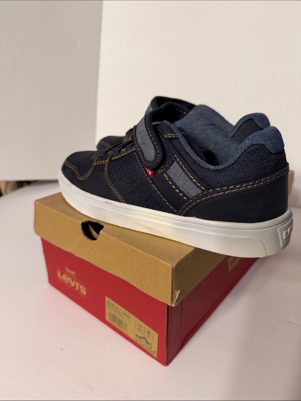 Levi's Kids Dark Blue Velcro Low-Top Sneakers